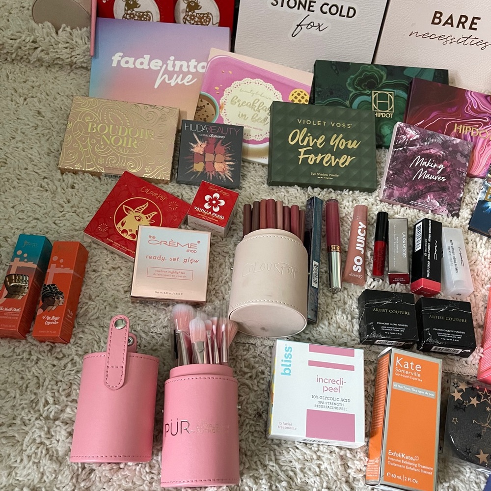 Everything Included Makeup Lot! - Picture 2 of 3
